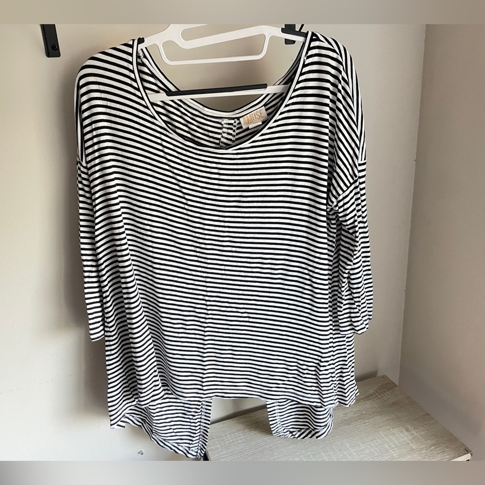 Stripped 3/4 sleeve top